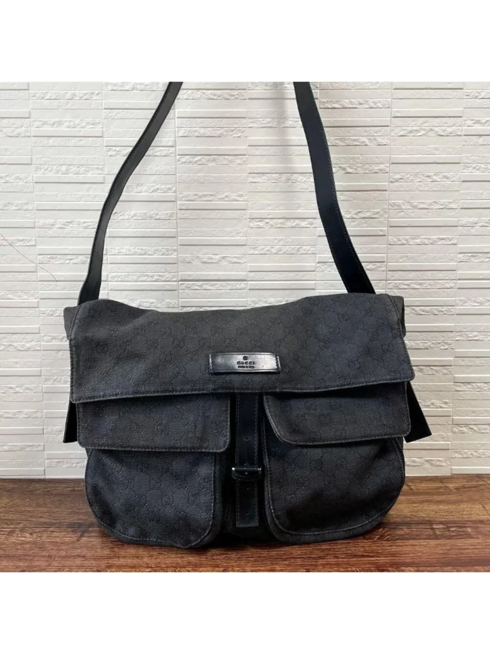 Gucci GG Canvas Leather Shoulder Bag Large Black